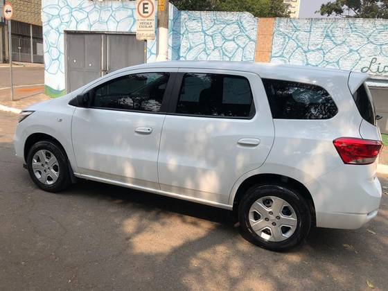 CHEVROLET SPIN 1.8 LS 8V FLEX 4P MANUAL CHEVROLET SPIN 1.8 LS 8V FLEX 4P MANUAL